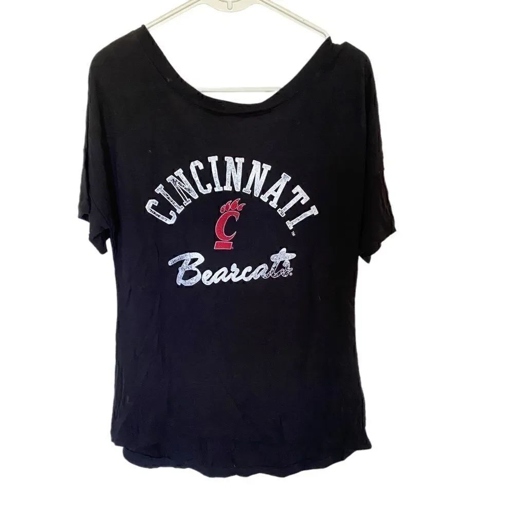 Blue 84 Cincinnati Bear cats UC size medium low cut back tshirt black red